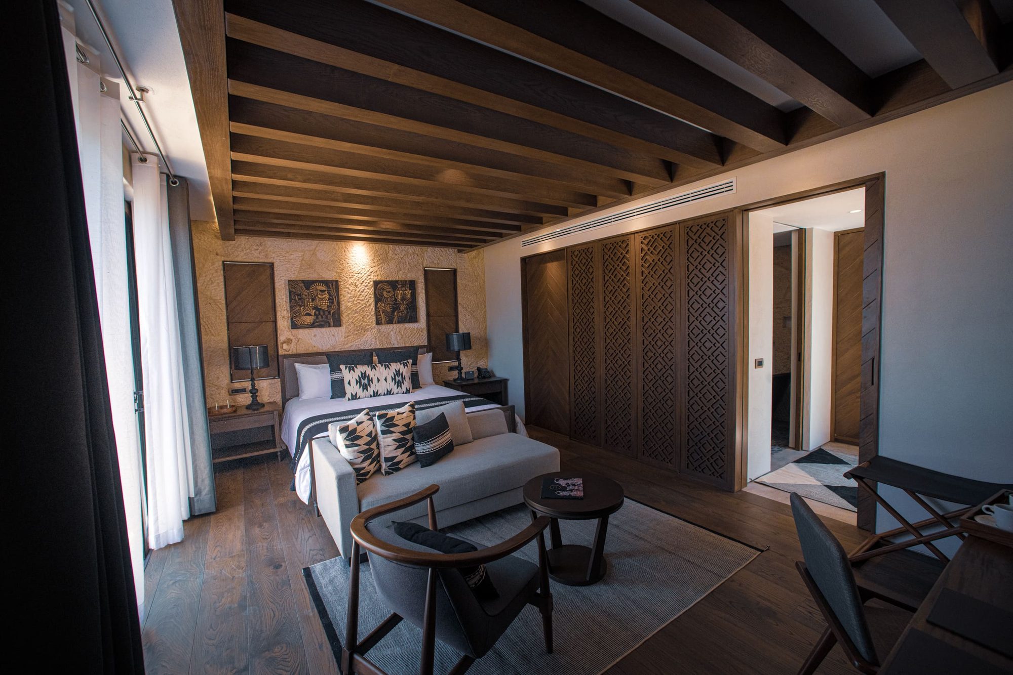 Suite 8